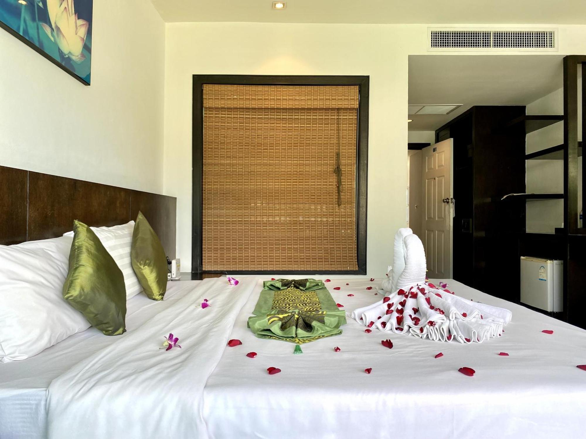 Apk Resort Patong Eksteriør billede